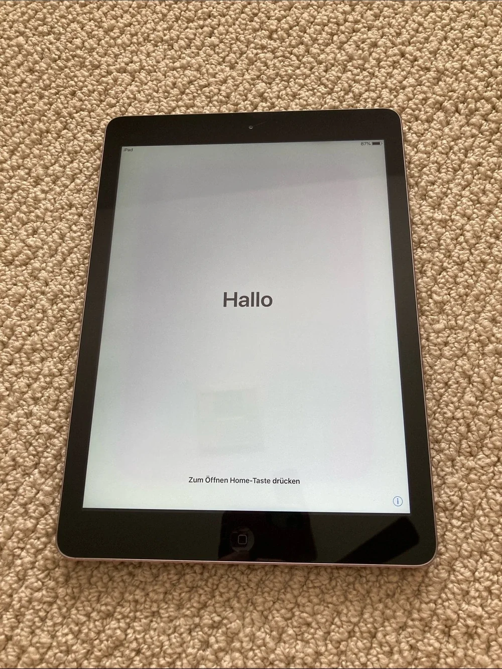 Apple iPad 5th Gen A1822 32GB Space Gray 9.7” WiFi Tablet Model MP2F2LL/A EUC